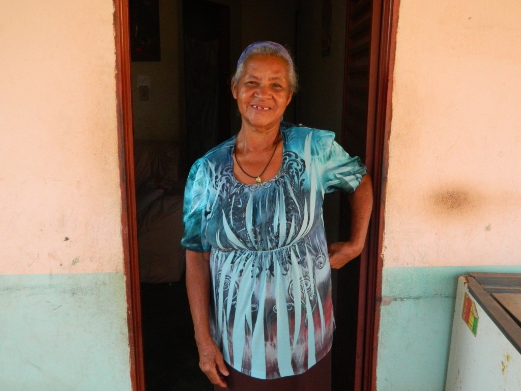 'Eu cavava no garimpo. Descia buraco que tinha vez que não era todo homem que tinha coragem de descer lá dentro, não.' 