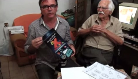 Hermenegildo com seu filho, Fabio Garcia, que desenvolveu o marketing do jogo