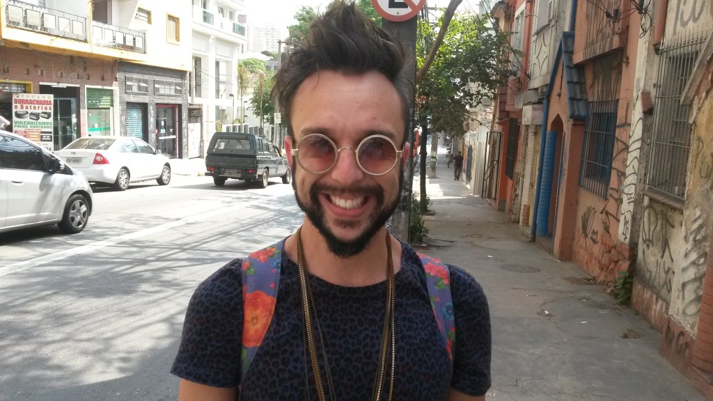 "Aconselho dançar, não importa qual música", diz Thiago Amaral