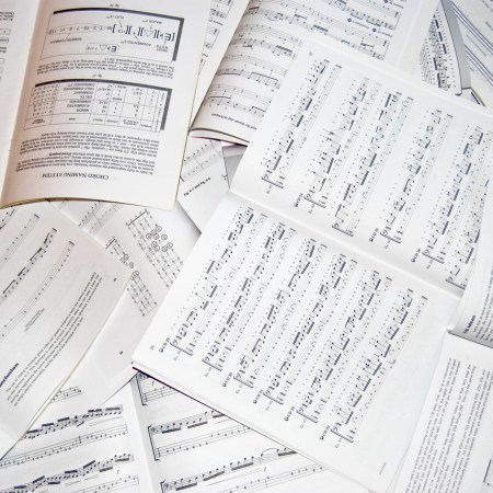 Aprender música exige paciência e persistência, além de curtir a jornada. Foto: Takis Kolokotronis/Freeimages.com