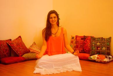 Valesca Mendes encontrou-se dando aulas de yoga